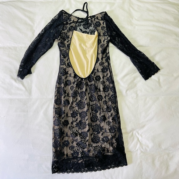 Sexy Lace Open Back Dress - Picture 2 of 5